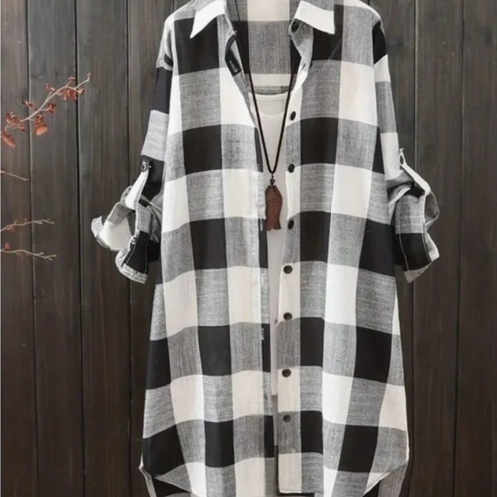 🌸S46 - Buffalo Plaid High-Lo Shirt 👚🖤🤍